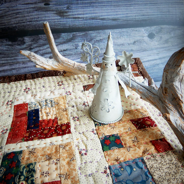 CIVIL WAR REPRODUCTION PRINT SCRAPPY TABLE TOPPER