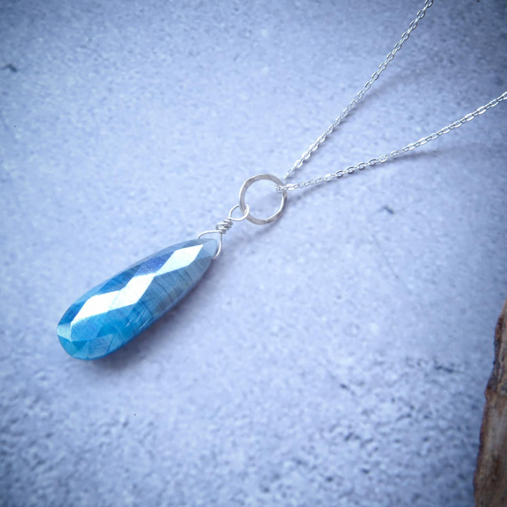 SIMPLE BLUE MOONSTONE NECKLACE