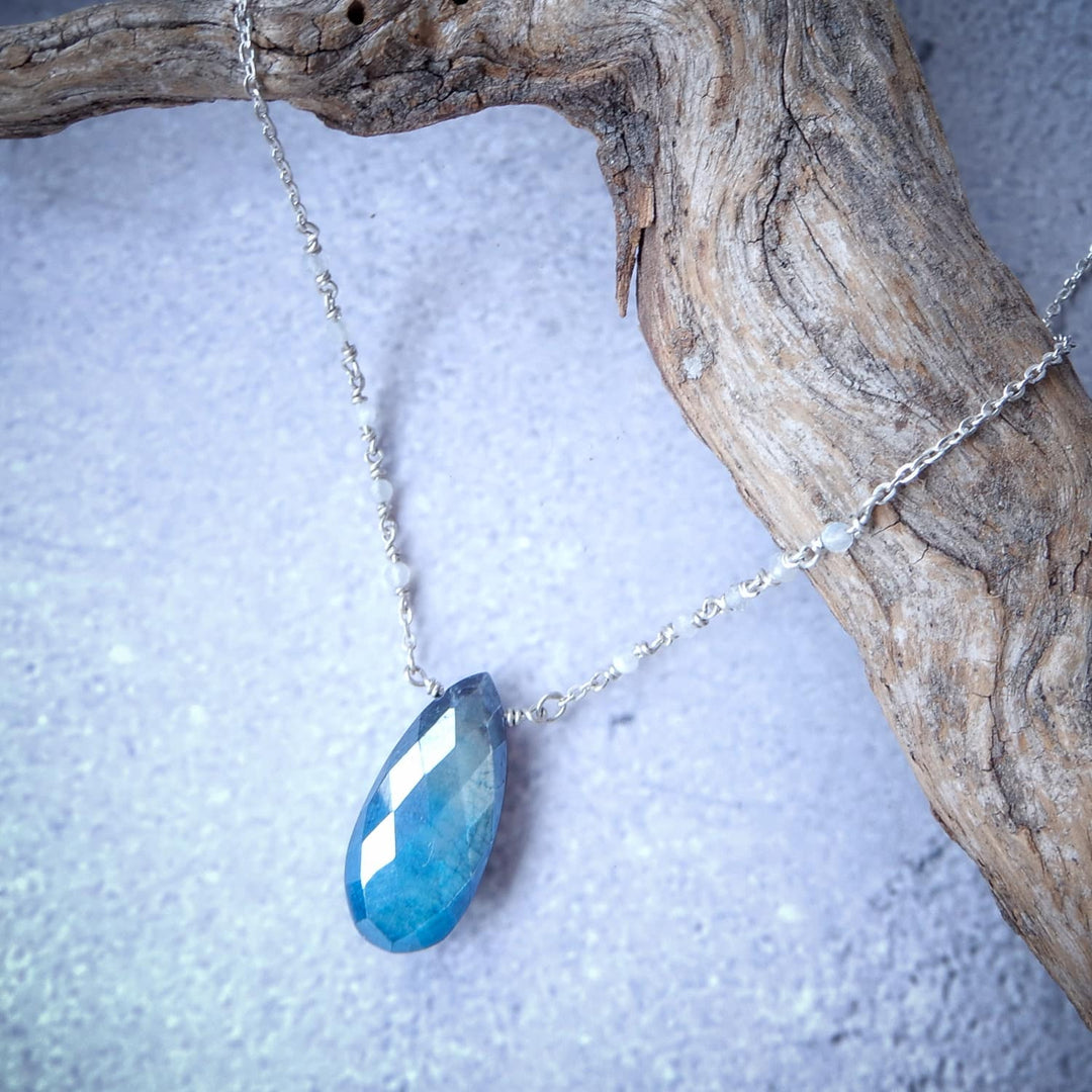 SILVER BLUE AND WHITE MOONSTONE NECKLACE