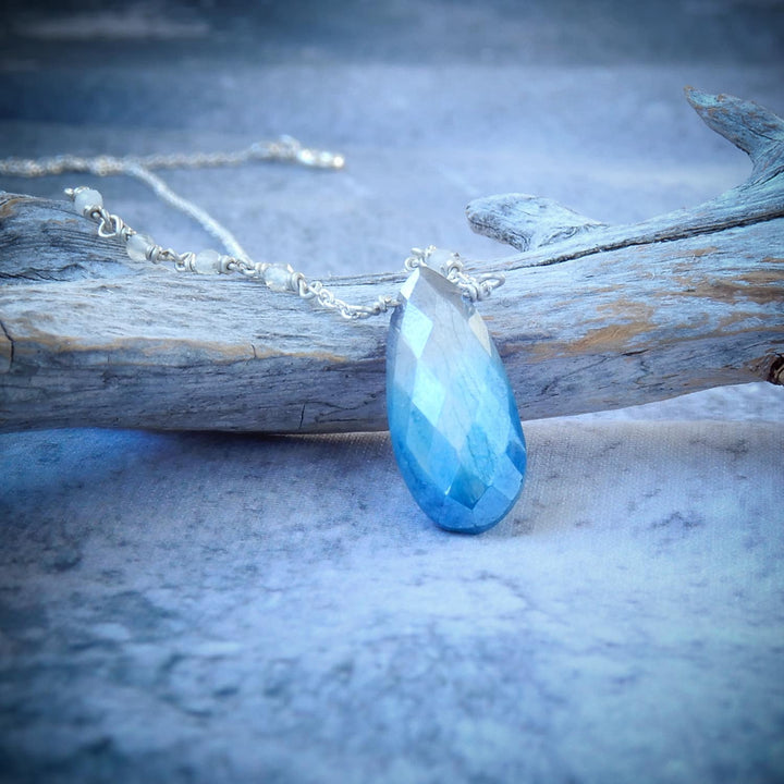 SILVER BLUE AND WHITE MOONSTONE NECKLACE