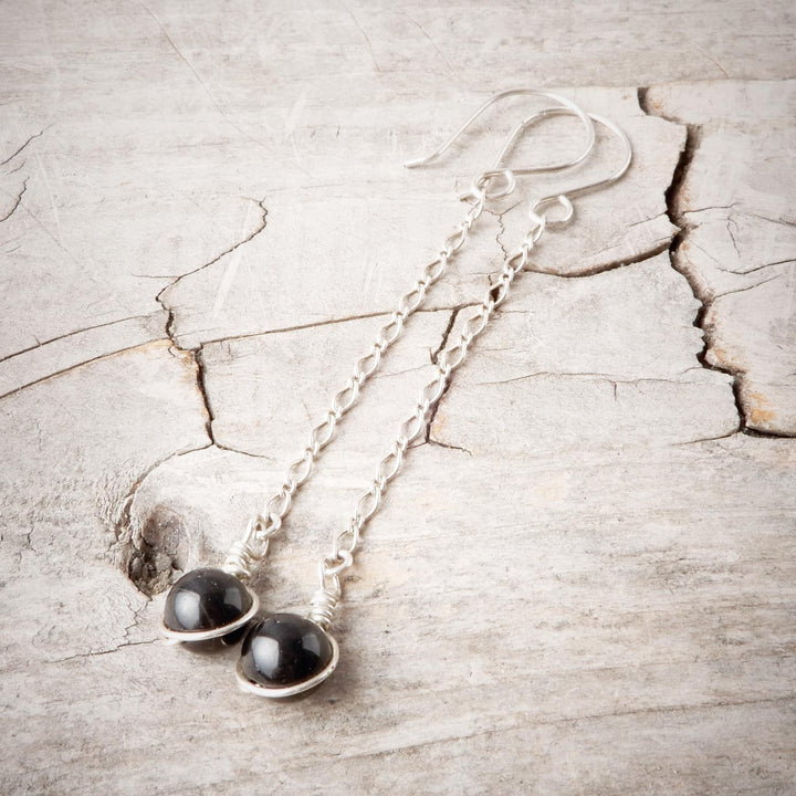 SIMPLE ONYX DANGLE EARRINGS